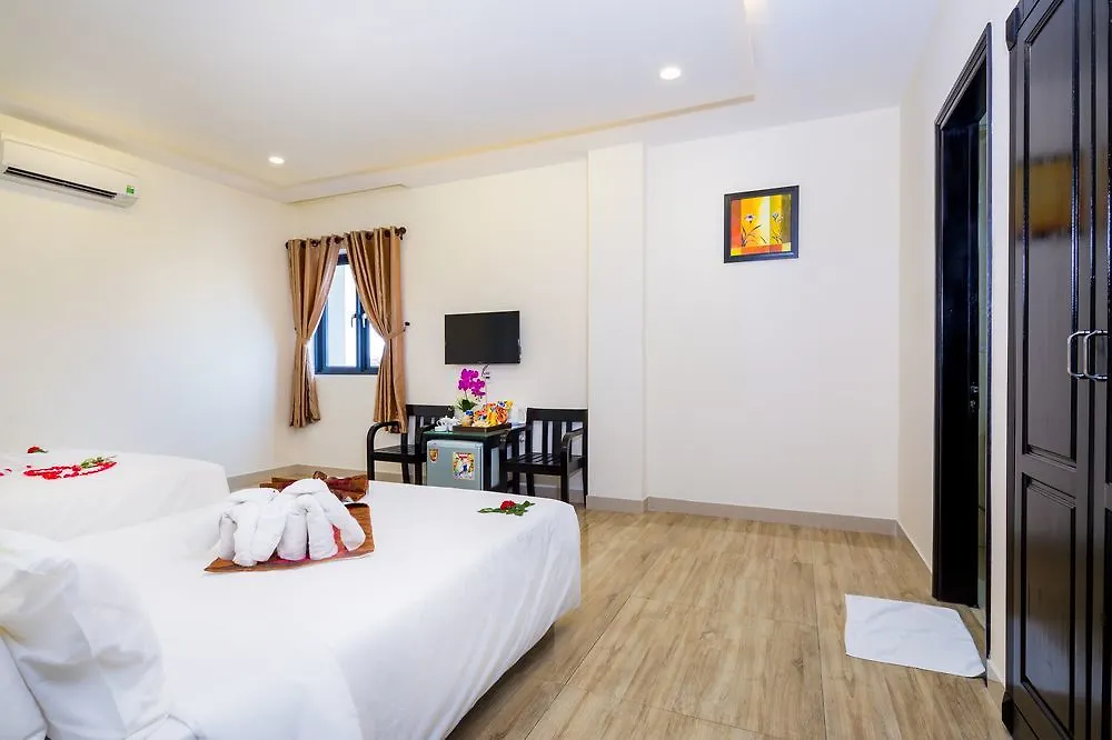 La Maison Danang Beach Hotel